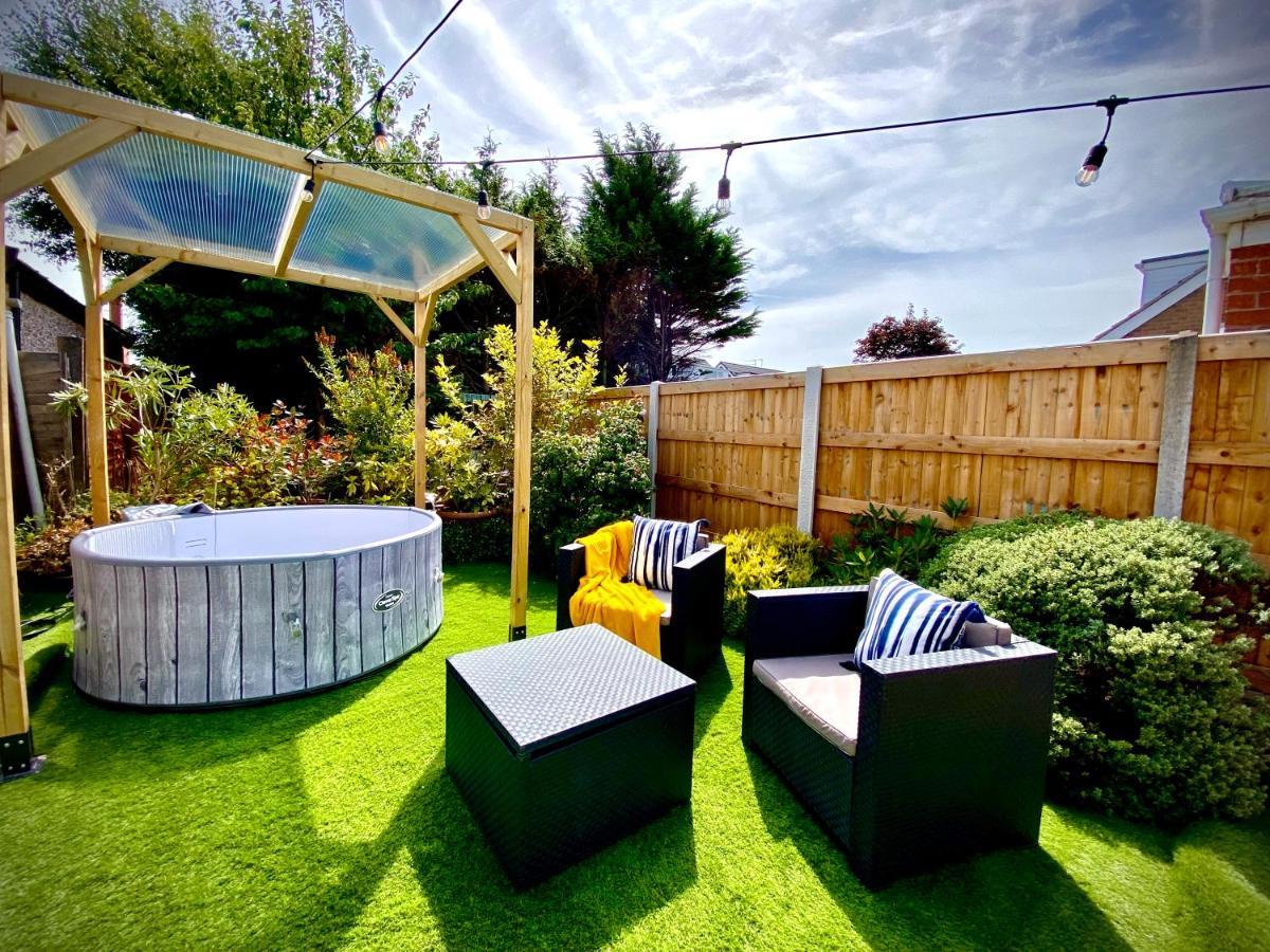 Remarkable 3-Bed Hot Tub House In Blackpool Buitenkant foto