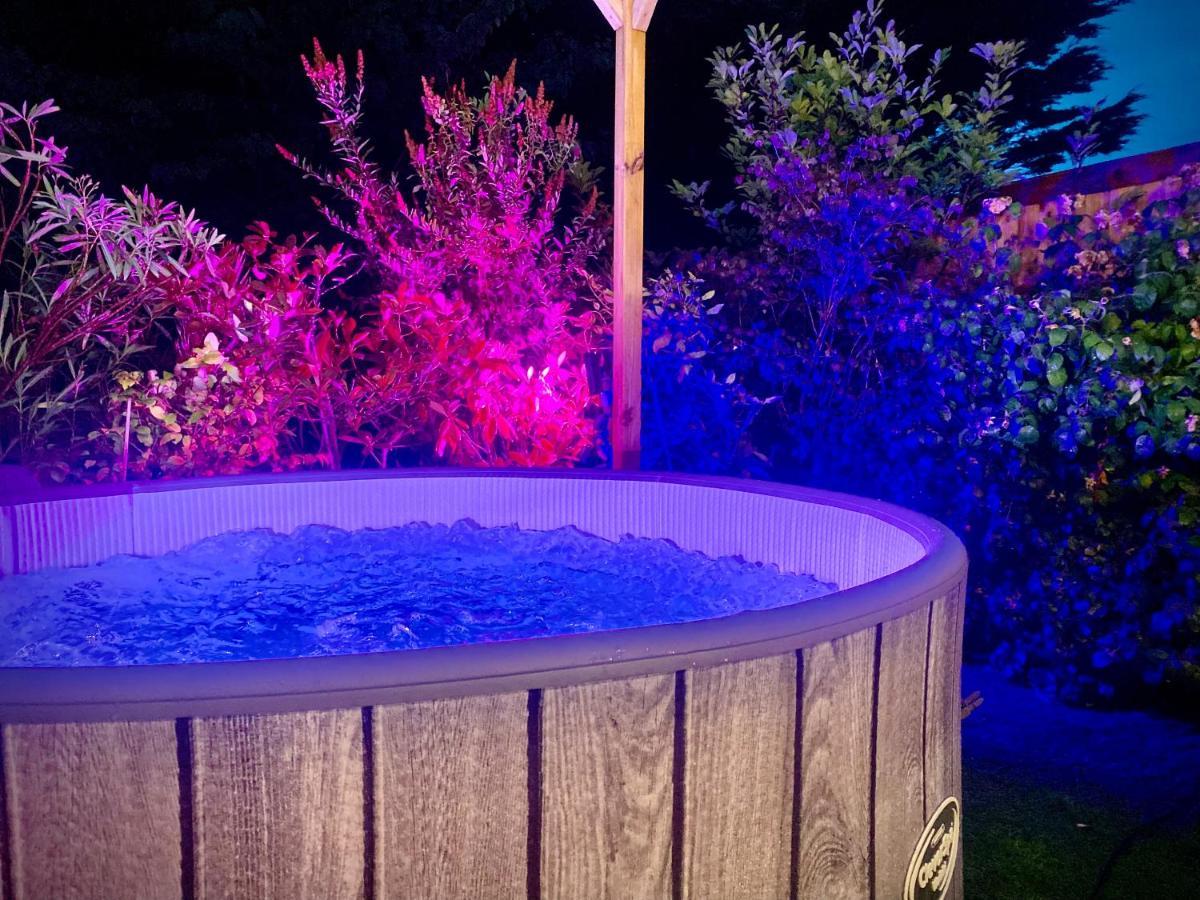 Remarkable 3-Bed Hot Tub House In Blackpool Buitenkant foto